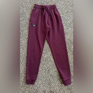Under Armour Mens sport-style Jogger Size XS (dark maroon)